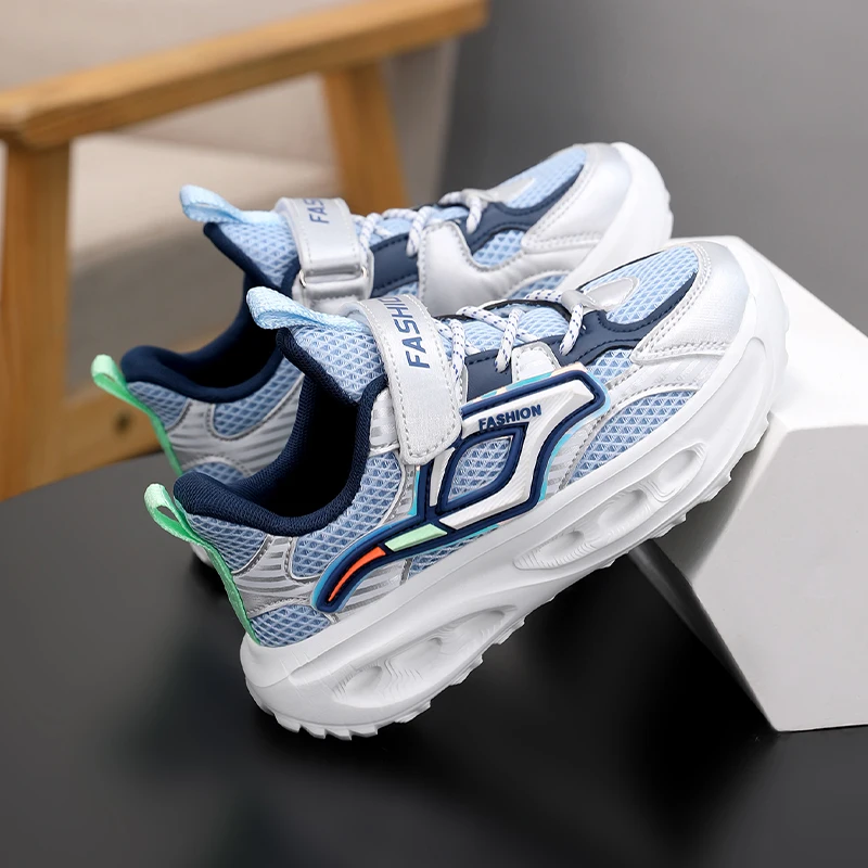 

2025 New Trendy Childrens Sports Shoes Outdoor Lightweight and Versatile Running Shoes Breathable and Comfortable Casual Shoes