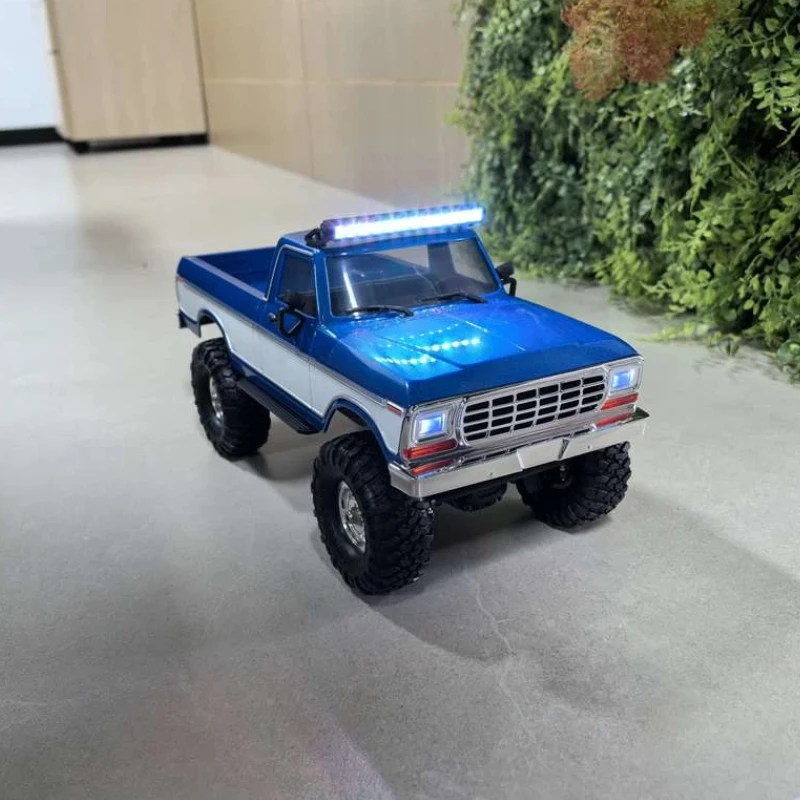 1:16 Scale RC Car R1611 4x4 Off-Road Full Function RC Crawler Alloy Construction with Realistic LED Headlights And Roof Light