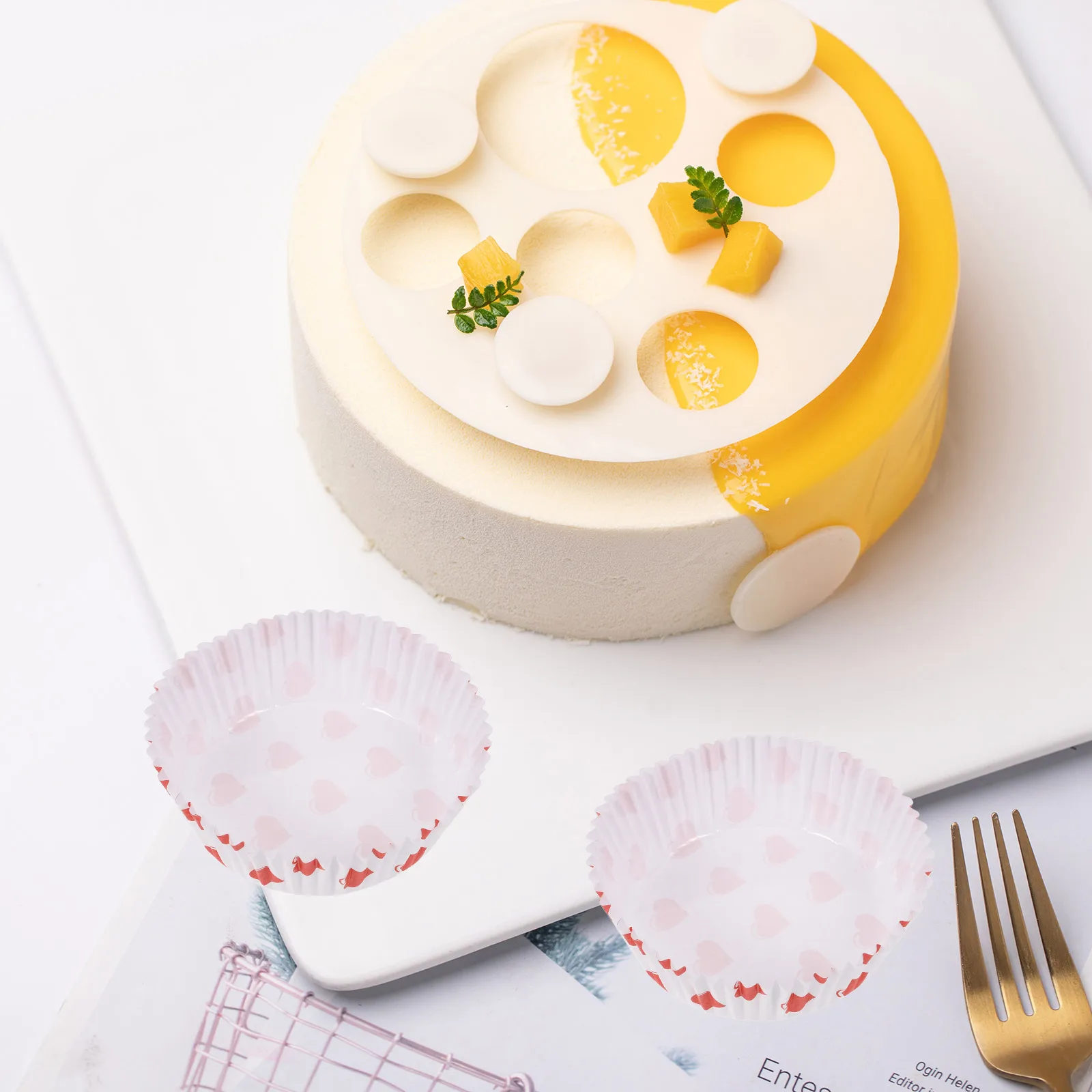 

100 Pcs Baking Cake Paper Tray PET Coated Disposable Cupcake Dessert Cups Heart Round Nonstick Liners For Baking