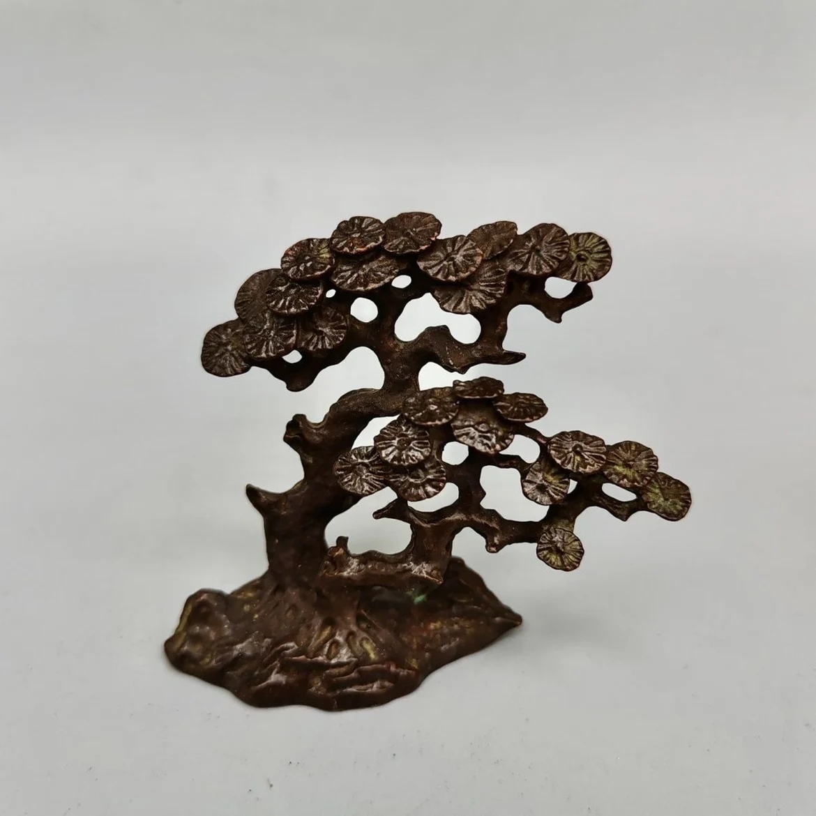 

Welcome Song Copper Alloy Bo Gu Frame Tea Table Bonsai Cultural Table Chinese Style Retro and Nostalgic Pine Tree Plants