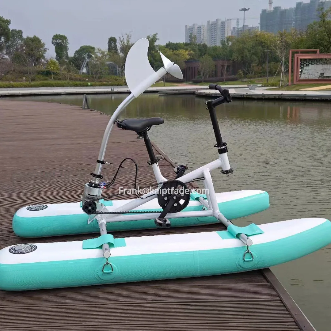 

Водный велосипед с алюминиевой рамой и ПВХ-трубами, одноместный, с педальным приводом, для аквапарков.