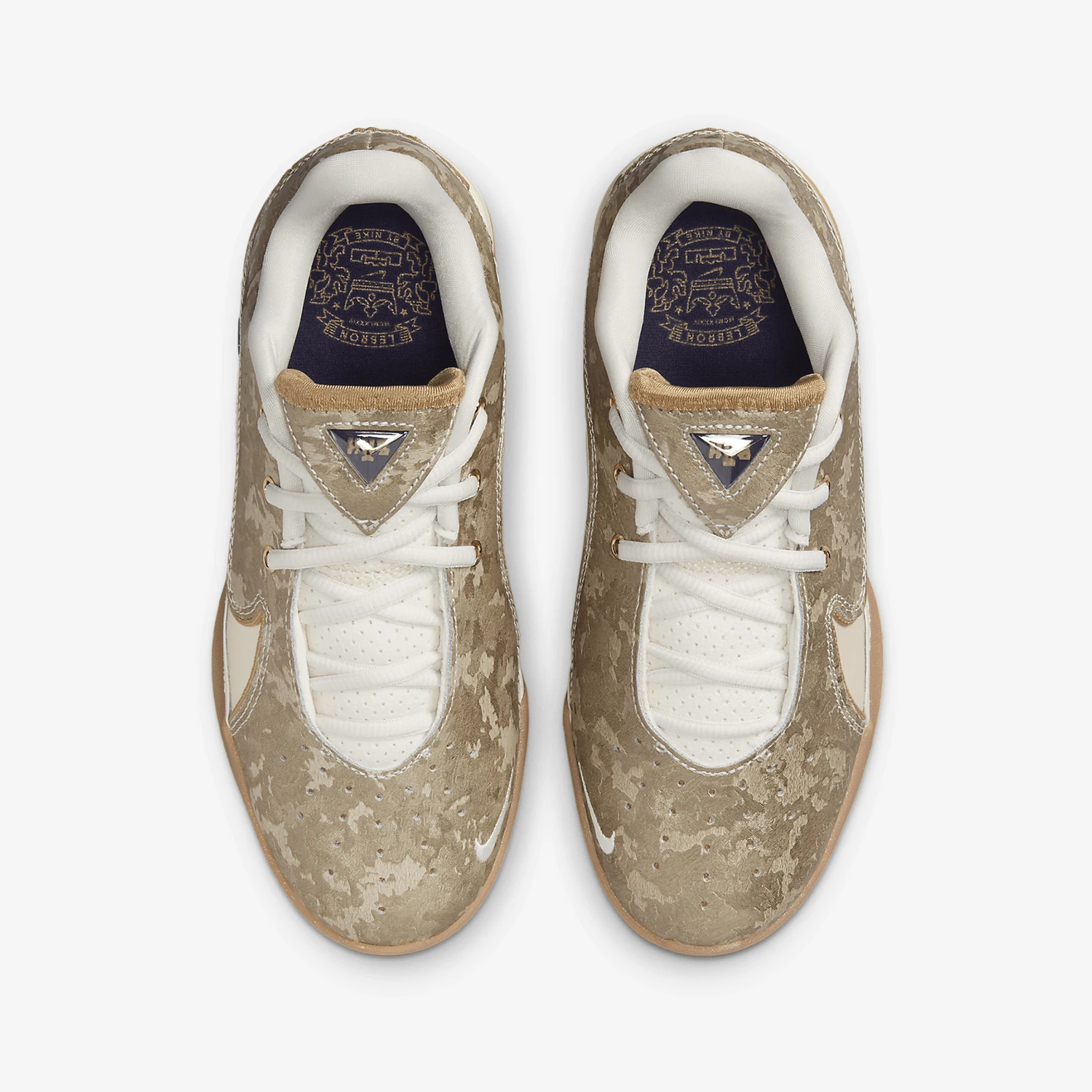 Tênis de basquete infantil Nike Genuine Lebron 22 FZ7308-100