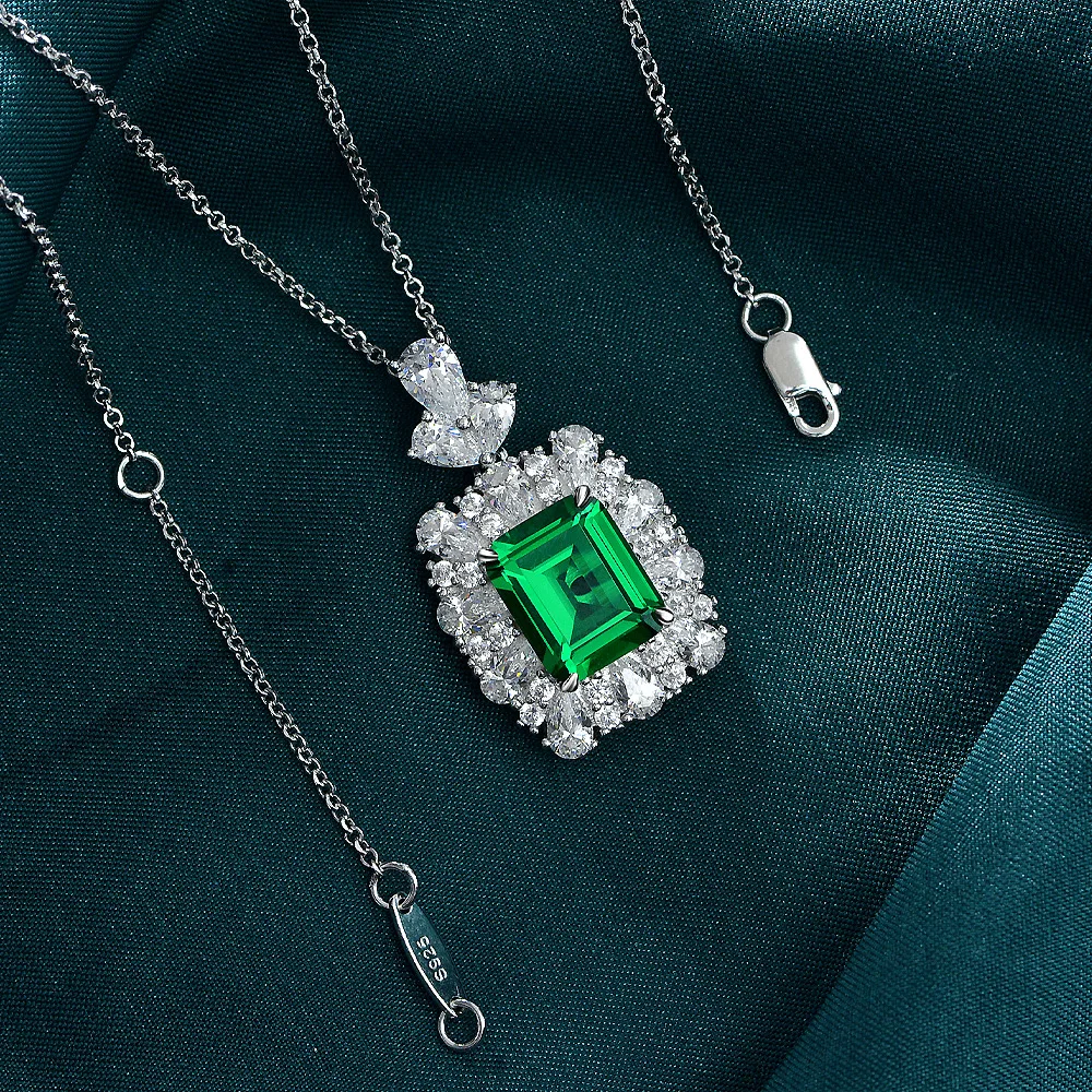 New retro s925 silver ladies trend fashion classic emerald inlaid 5A zircon necklace