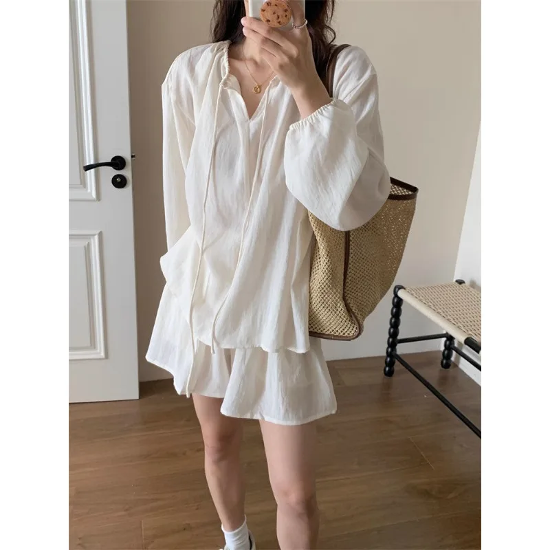 

Plus-size Fashionable and Casual Women's Summer Outfit for Plus-size Loose Sunscreen Long-sleeved Top with Shorts Two-piece Set