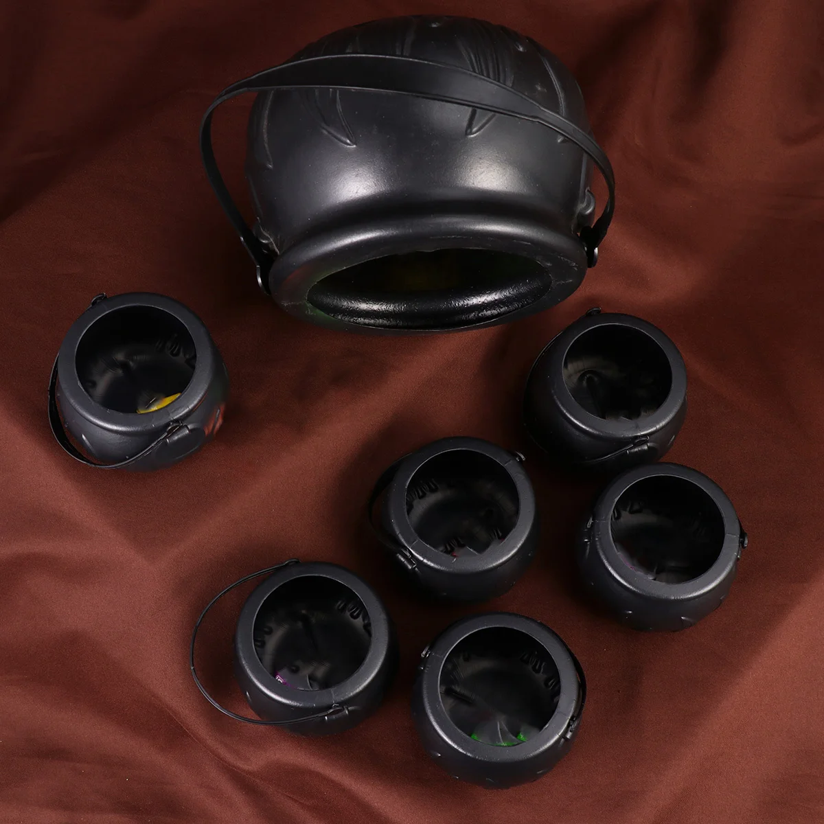 

7 pcs Witch Cauldron Candy Holder Black Plastic Cauldron With Handle Halloween Decor Bucket For Kids Trick Or Treat Pot Of Gold