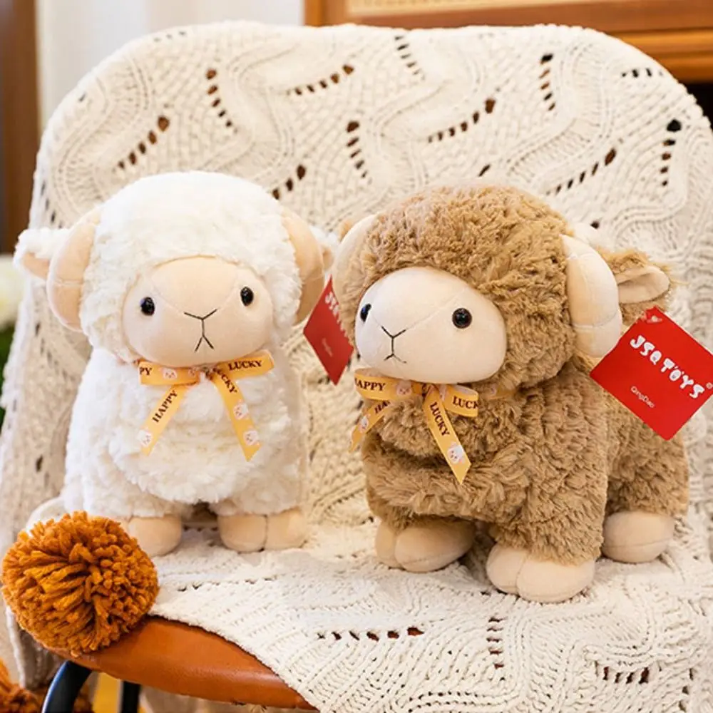 人形玩具 PP綿製 立っているヤギのぬいぐるみ ふわふわの羊毛のぬいぐるみ 柔らかい23cmの赤ちゃんヤギのキーホルダー イースターギフト