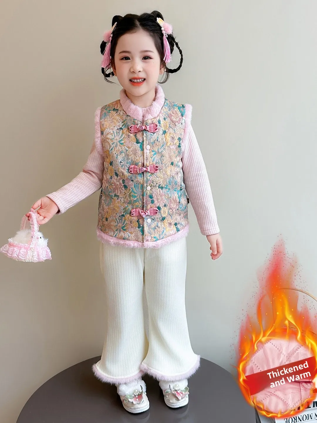 

Новый китайский праздничный костюм Тан для девочек, комплект из тонких широких брюк, жилет, футболка, зимний детский национальный комплект...