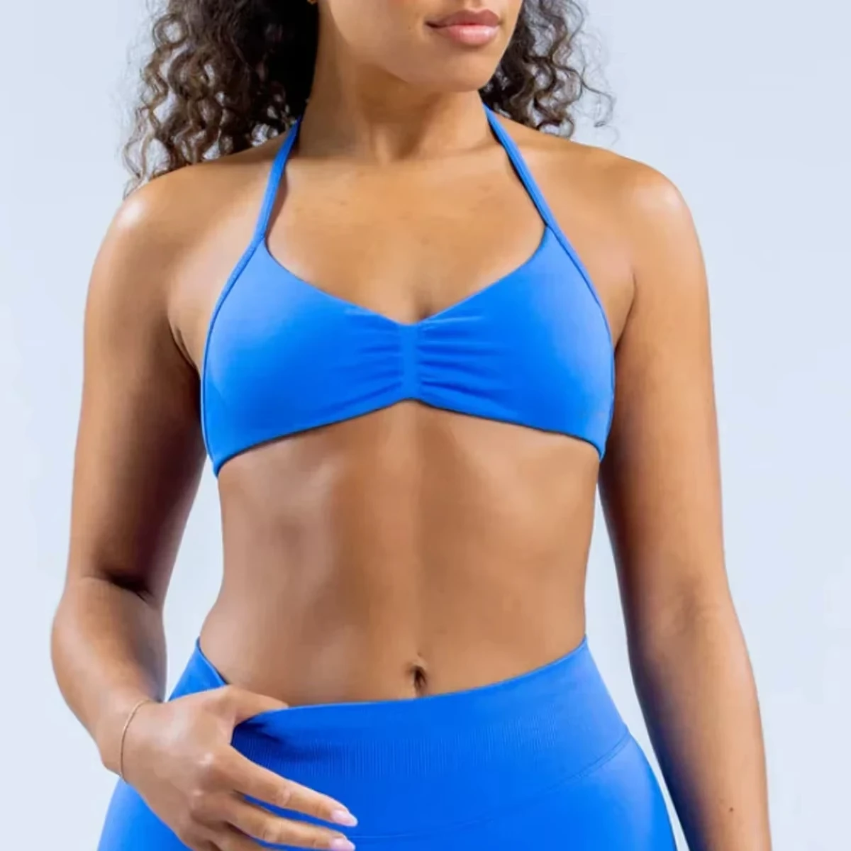 Sutiã de tiras de impacto com logotipo sem costura halterneck yoga sutiã superior acolchoado ginásio colheita superior suporte leve halter sutiã esportivo