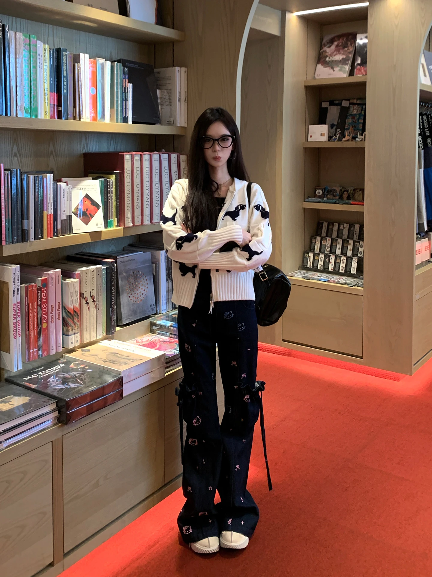 

Sweet Simp Kit Dopane Casual Sle Темно-синий джинсовый галстук-бабочка Осенние расклешенные брюки с мультяшным принтом и низкой талией из смеси хлопка