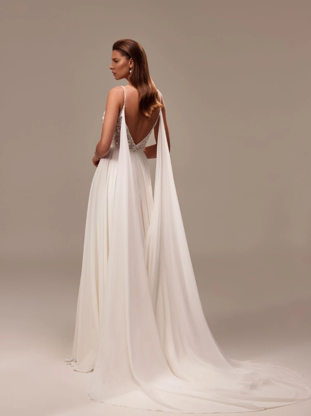 Chic Minimalist Spaghetti Strap Wedding Dress Sexy Deep V Open Back Chiffon Bridal Gown Lightweight Train Floral Bride Wear