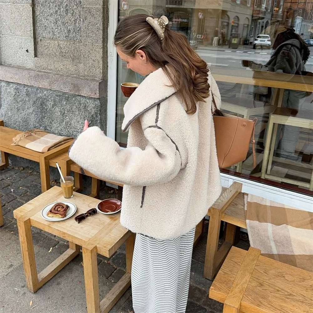 เสื้อแจ็คเก็ตขนแกะเทียม คอปกพับ สไตล์ลำลอง ใส่สบาย อุ่น สำหรับผู้หญิง ฤดูหนาว 2024