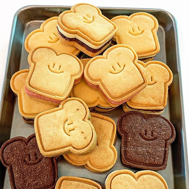 Cartoon Smiley Face Toast Biscuit Mould Bear Cat Fish Cookie Cutting Mold Fondant Cake Stamp Cookie Cutter Pastry Baking Tool