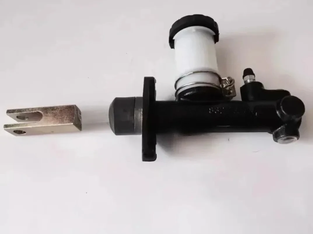 

FOR Komatsu forklift parts generation brake master cylinder FD20~30-11 12 14 3EB-30-21310 3EB-36-31281