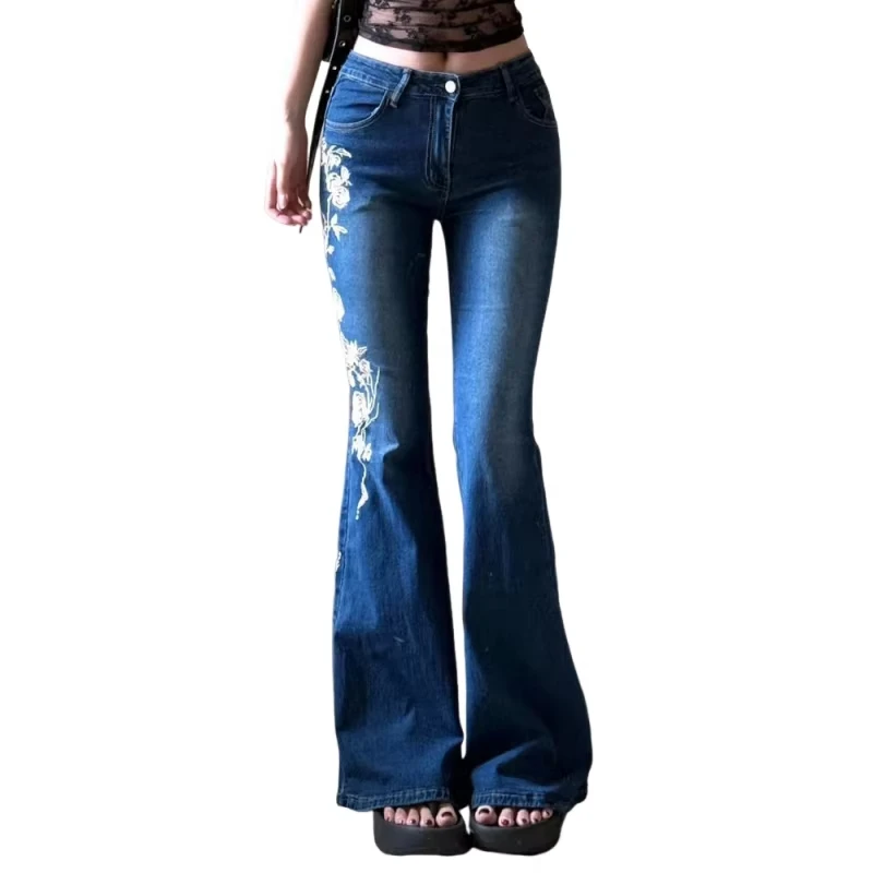 Jeans blu con ricamo floreale Y2k anni 2000 Jeans svasati vintage a vita bassa Jeans slim fit da donna Pantaloni in denim streetwear moda