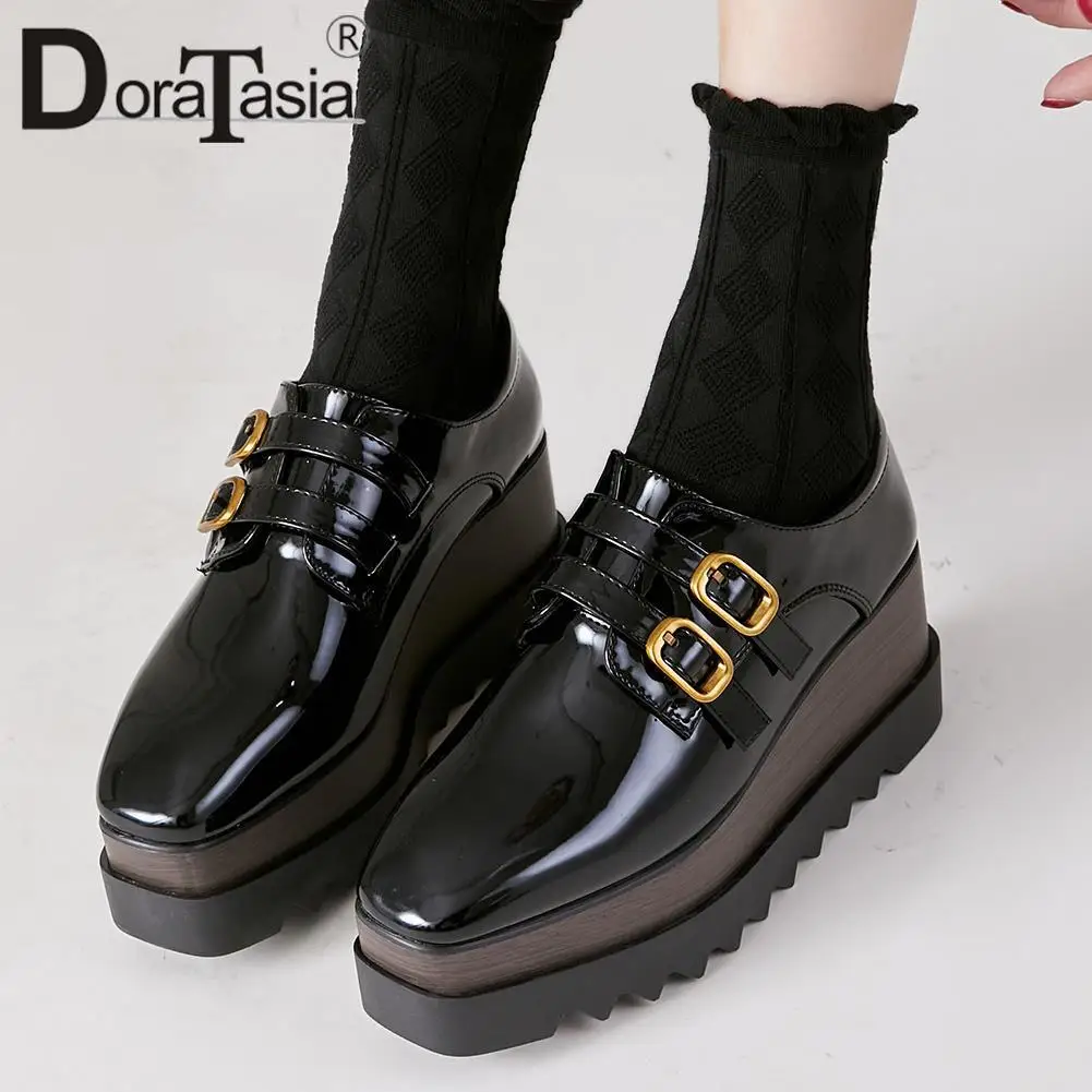 Scarpe basse da donna con plateau piatto solido nuovissime Scarpe da donna con fibbia alla moda per il tempo libero con punta quadrata Scarpe casual da donna primavera autunno