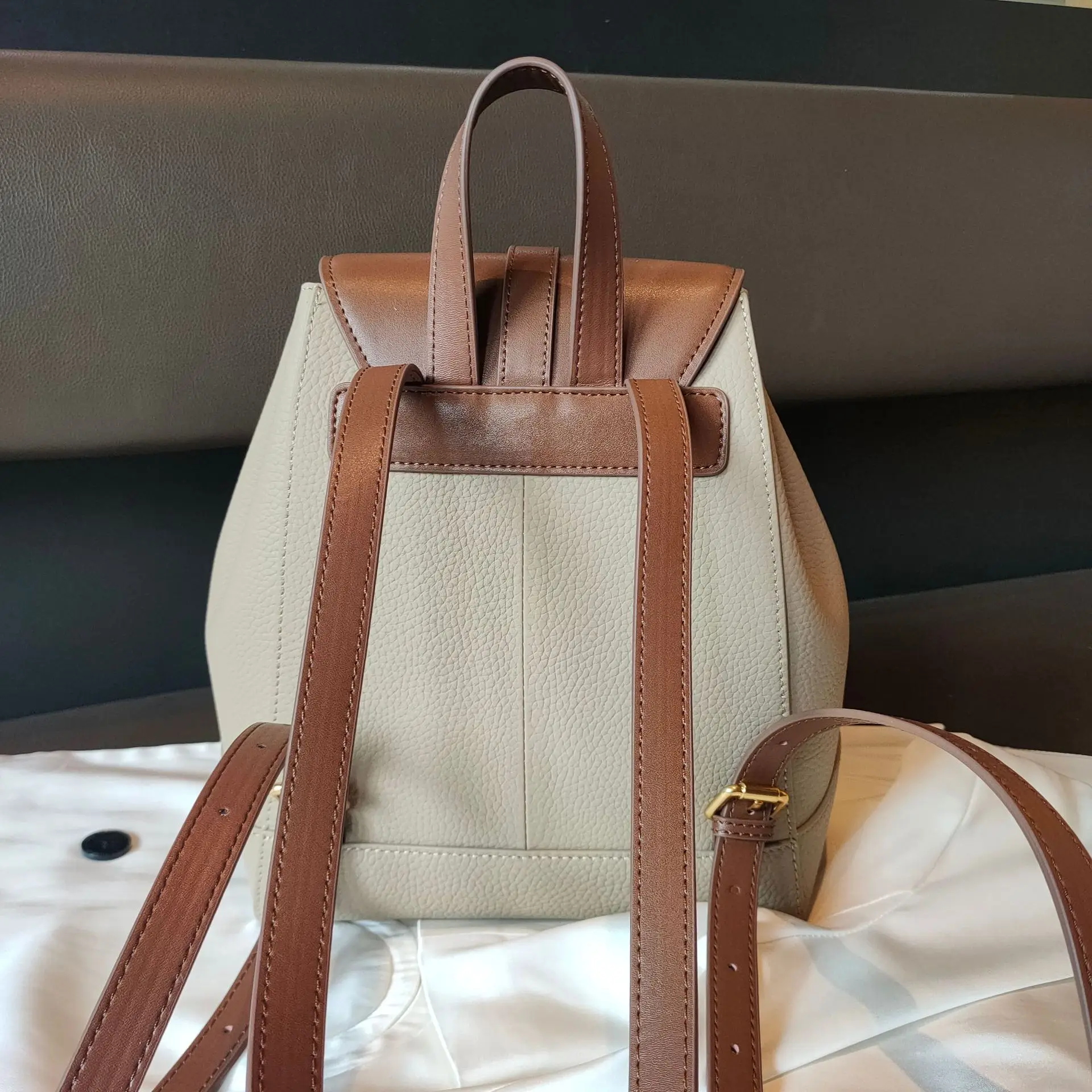 Designer Classic Women Backpack String Close Grain Real Leather Female Double Shoulder Bag All-match College Laptop School Bags