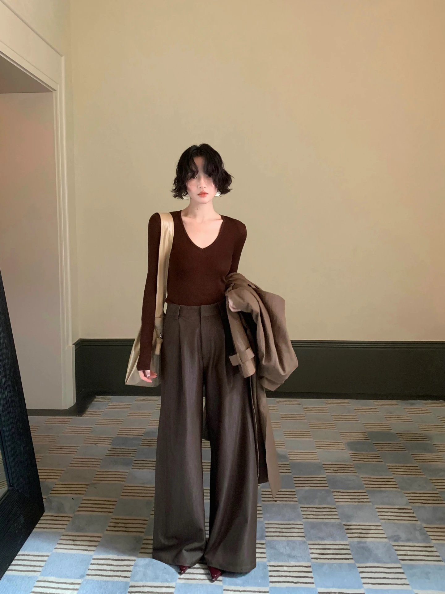 

Облегающий вязаный свитер с V-образным вырезом и длинными рукавами, женский повседневный модный топ из мягкого полиэфирного трикотажа для ношения под одеждой