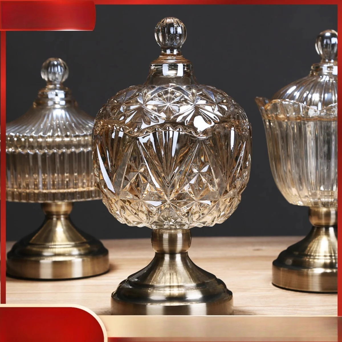 

European luxury crystal sugar jar, storage jar, candy snack jar, household with lid, modern American decorative ornament