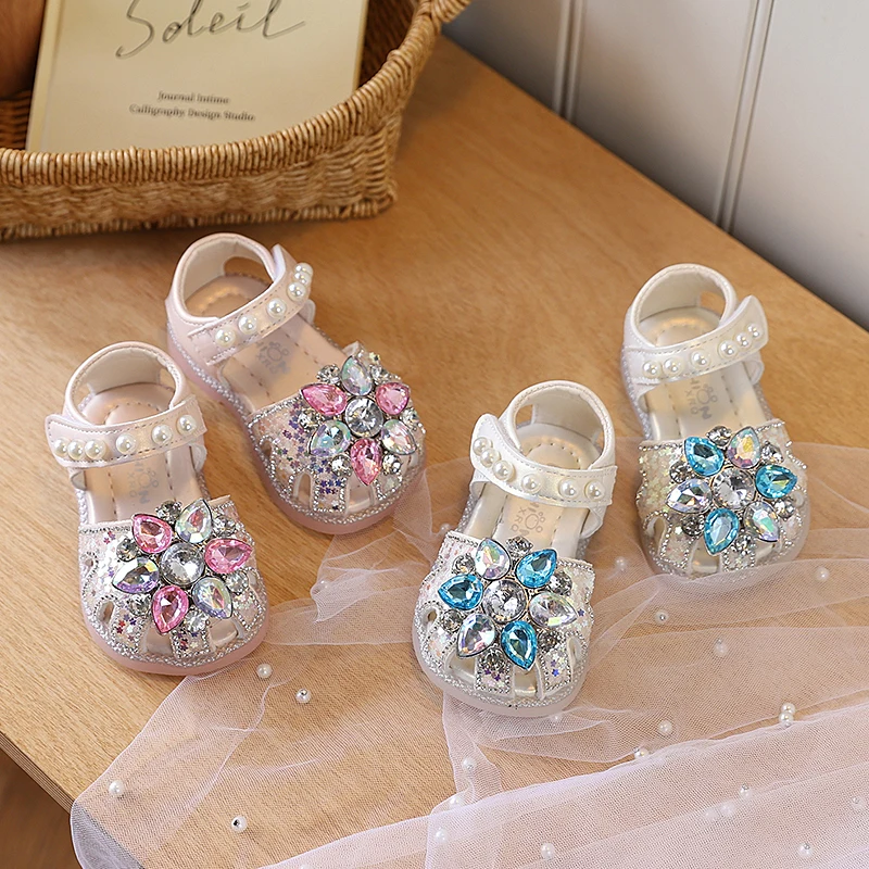 

Baby Princess Sandals Sweet Shiny Crystal Toddler Walking Shoes Soft Bottom Non-slip 2026 Summer New Kids Casual Sandals Trendy
