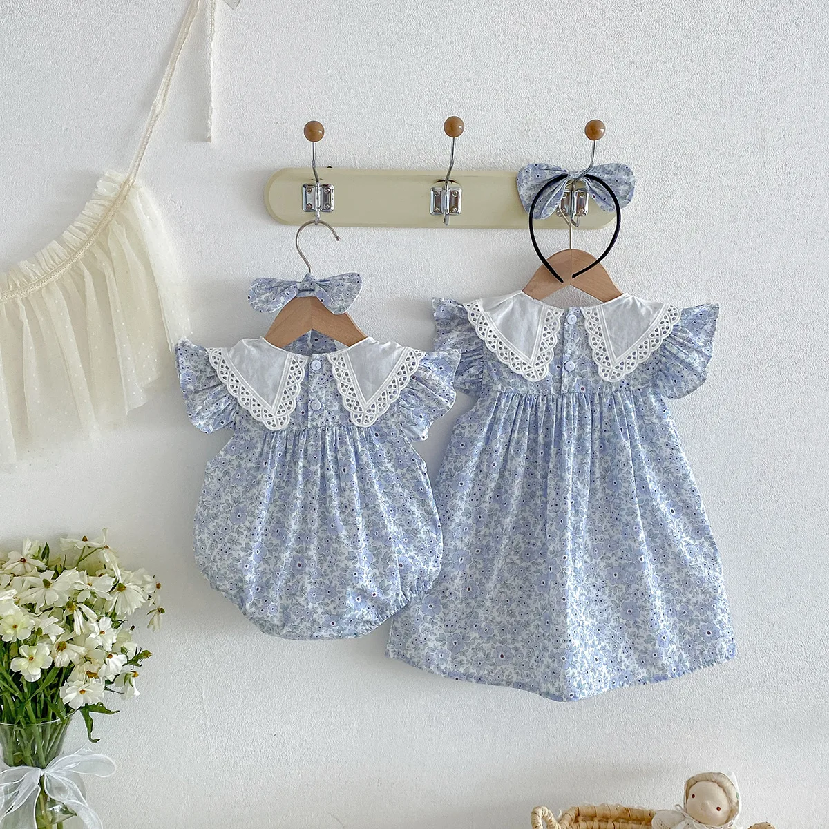 ZOETOPKID Sommer Baby Mädchen Kleidung Blumenmuster Kurzarm-Strampler Baby Bodysuit Puppenkragen Jumpsuit Spitzen-Blütenblatt-Kragen Outfit – Detail 6