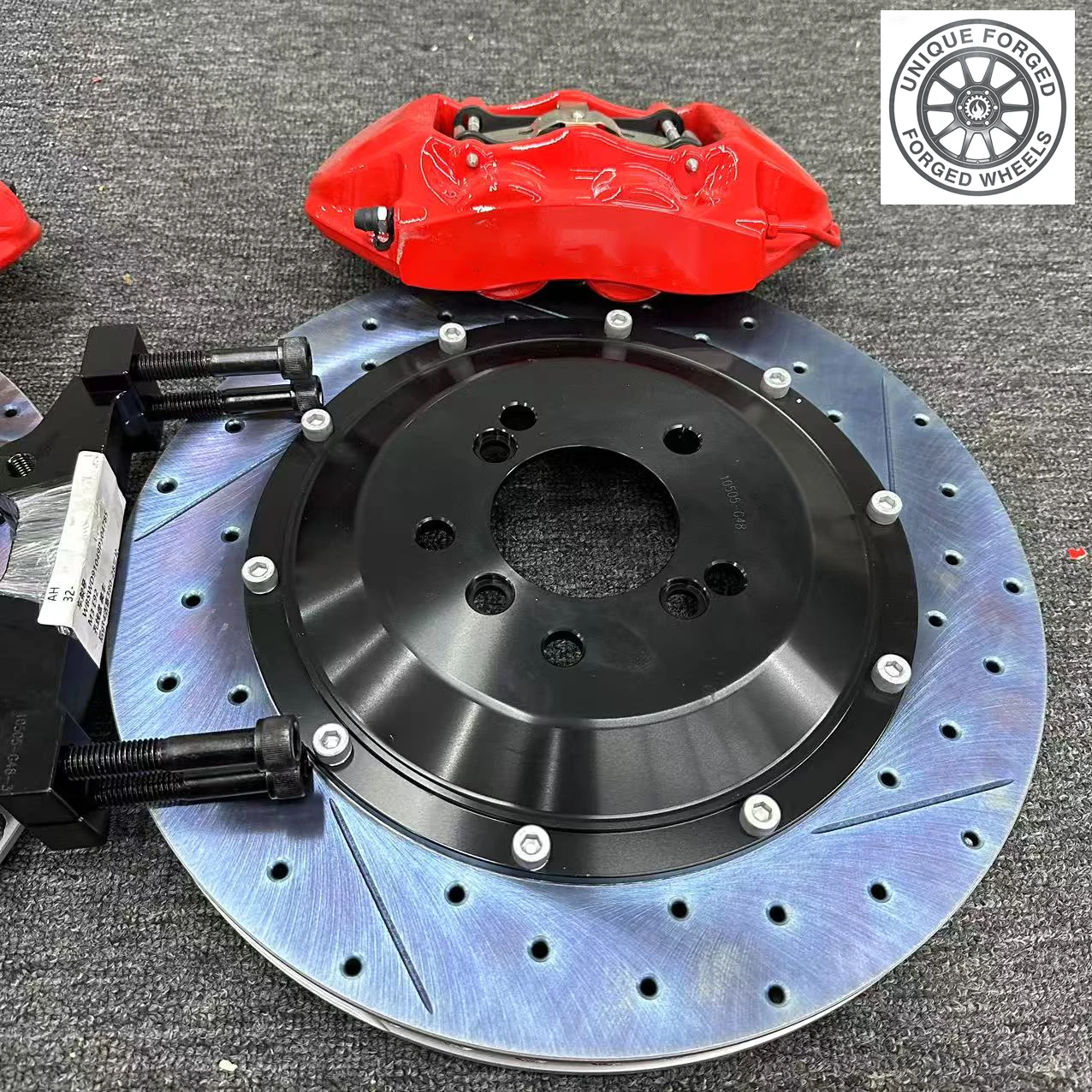 

Комплект гоночных тормозов на 26 заказов, с индивидуальной настройкой, с большим 10-поршневым суппортом и стальными тормозными дисками 412 мм, 420 мм, 440 мм для Golf S4 S5 S6 S7 S8