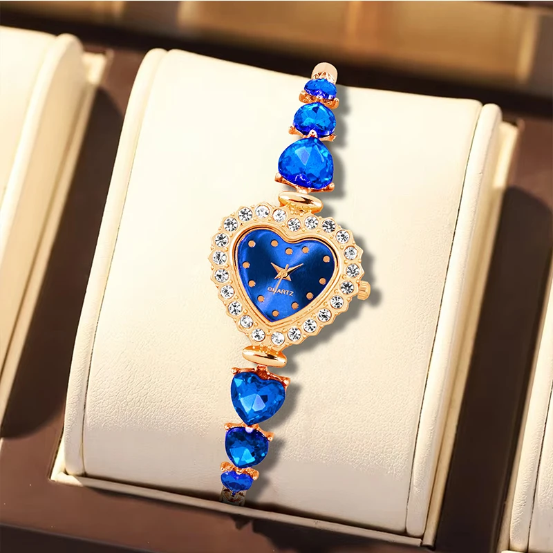 

A women's Blue Steel Strap Simple temperament, Small And exquisite, high-end Analog Quartz Watch