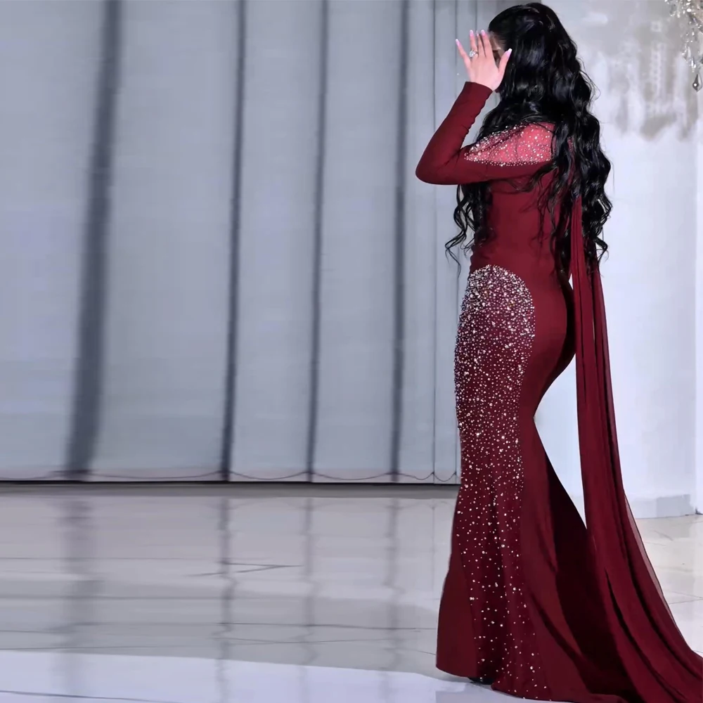 ชุดราตรีประดับคริสตัลสั่งทำพิเศษพร้อมผ้าคลุมไหล่ทรงเมอร์เมด แบรนด์ فساتين سهره نسائيه فخمة