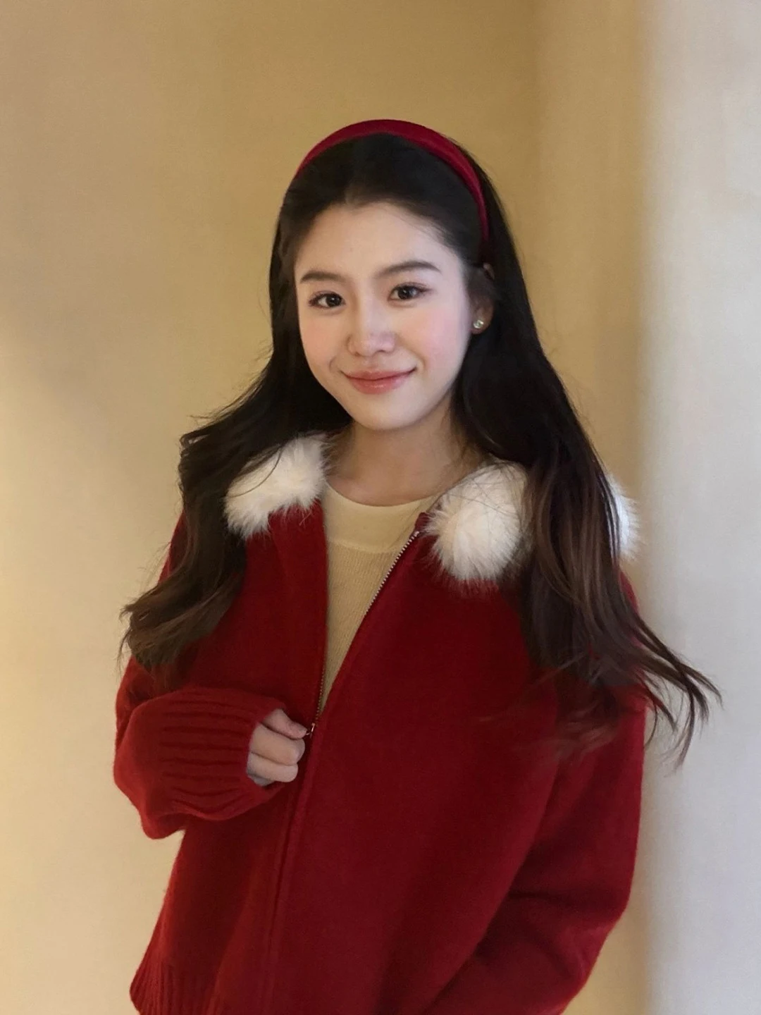 

Retro Gentle Red Hooded Sweater with Large Fur Collar Spring Unique Beautiful Top for Small Figures Ideal for Various Ocns