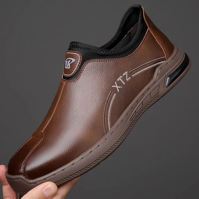 

2025 Spring New Men's Casual Leather Shoes Men's Breathable Commuting Shoes Soft Sole Soft Surface Outdoor Comfortable Shoes