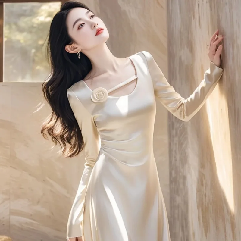 Ocasiones formales elegante vestido de satén blanco ropa de otoño francés de gama alta exquisito estilo clásico vestido largo adelgazante de cintura