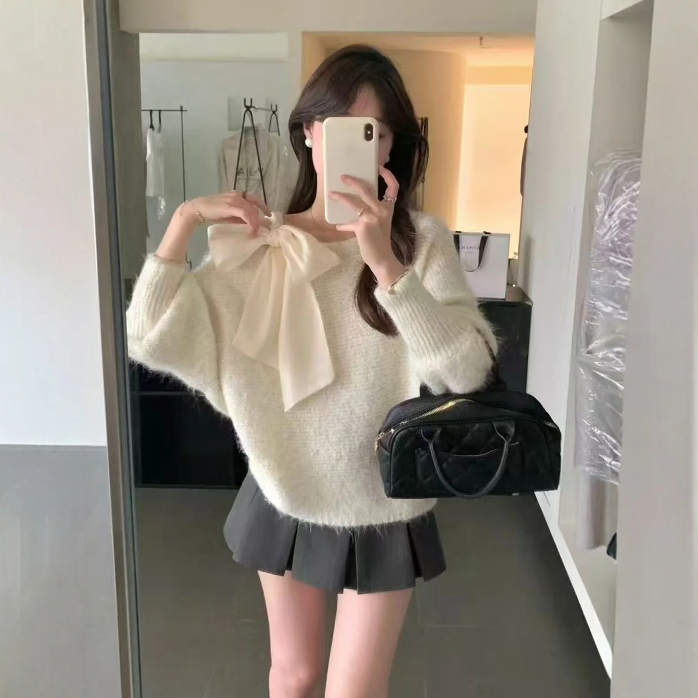 

iny Gold Tead Knot Slant oulder Sweater Women's Loose Knitted Autumn Winter Faionable Special Top