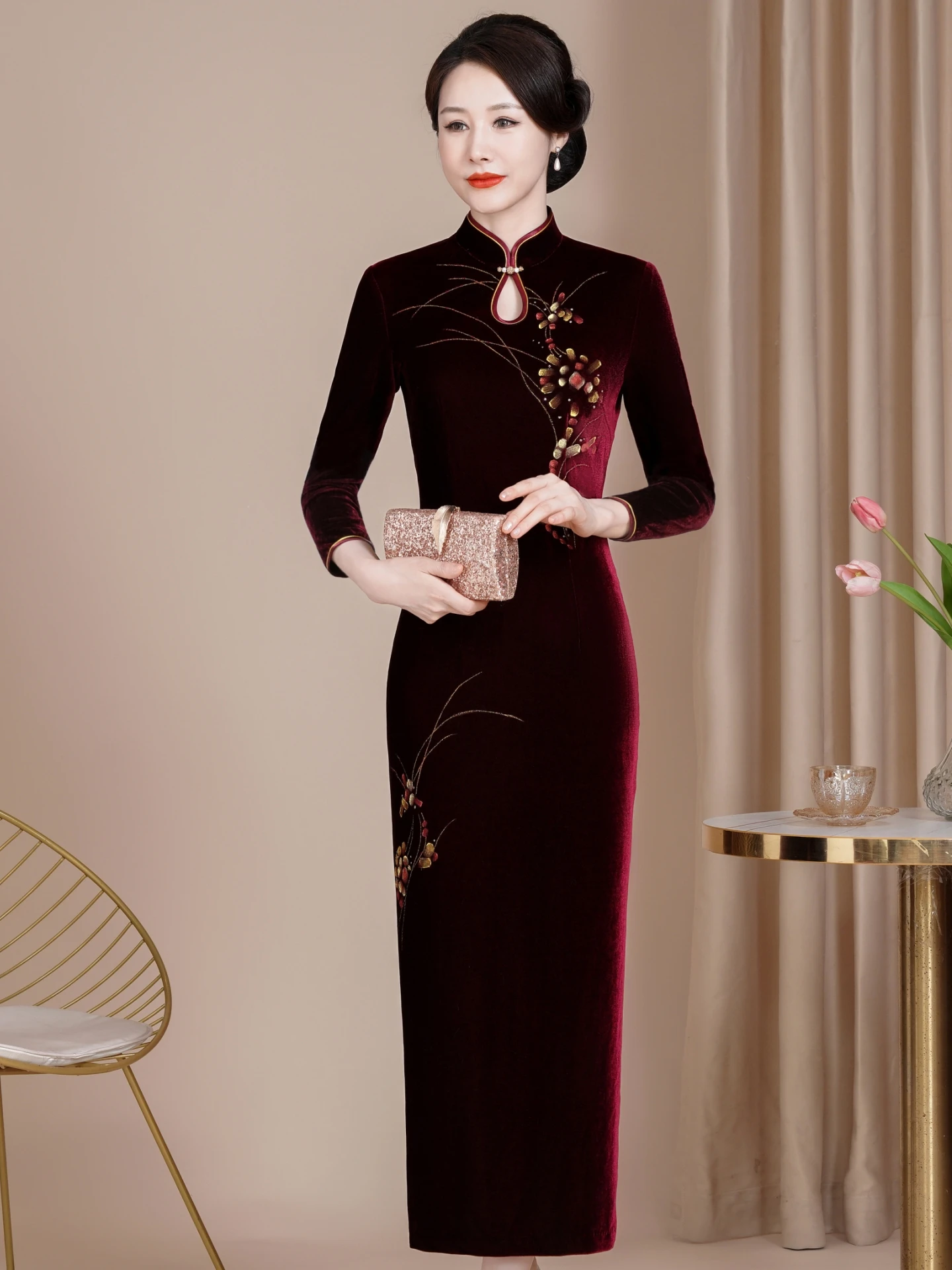 

Ele Velvet Long Qipao Dr for Women with Hand-Painted Abstract Flowers Autumn Winter Mommy Dr High Slit round Collar