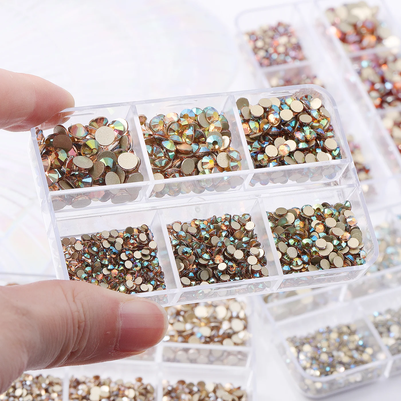 1440Pcs Mix Size SS6-SS20 Box-Packed Glass Gold Flatback Rhinestone 6-Grid Sparkling Crystal Stone Water Diamond Nail Decoration