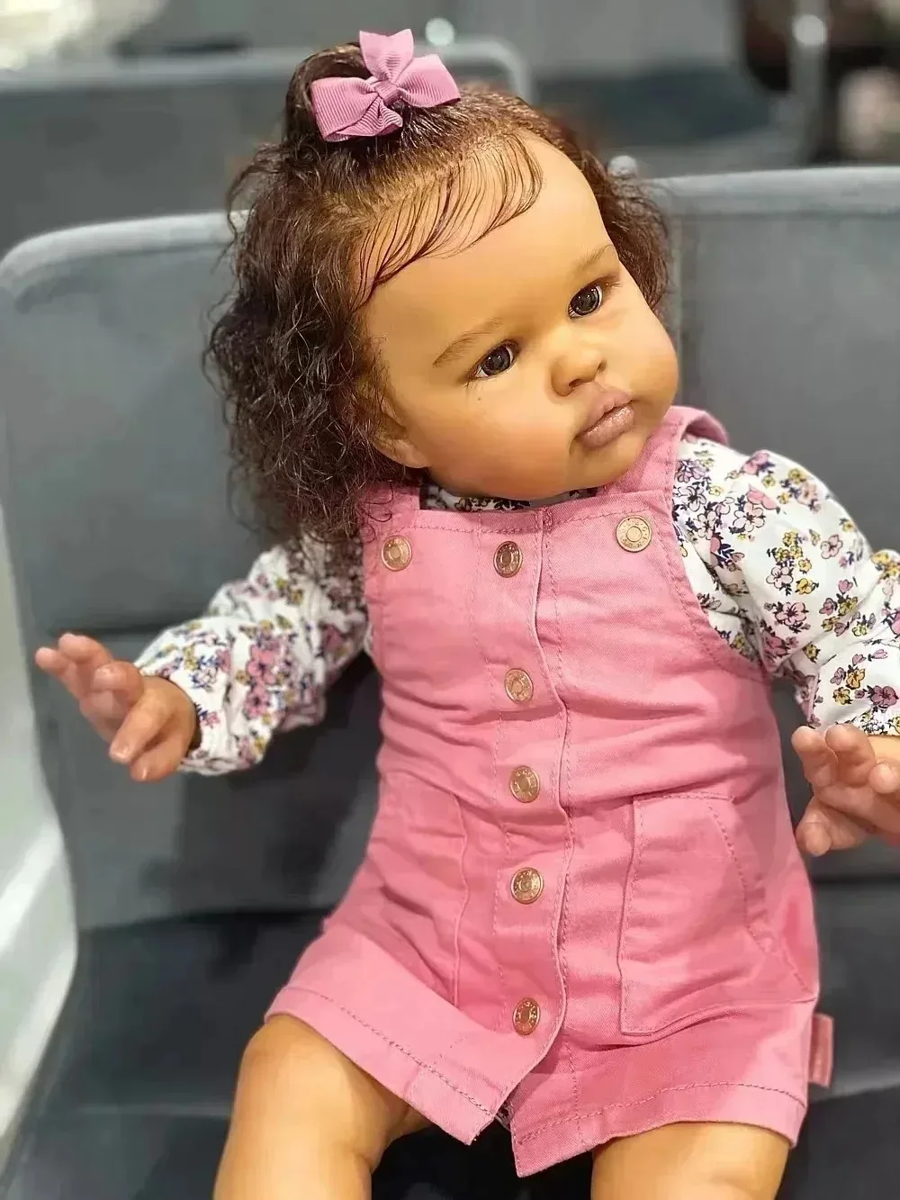 24 Zoll Ellie Dark Skin Weicher Baumwollkörper Lebensechte wiedergeborene Neugeborene Puppe Mehrere Schichten Malerei Handwurzelhaar Kindergeschenk