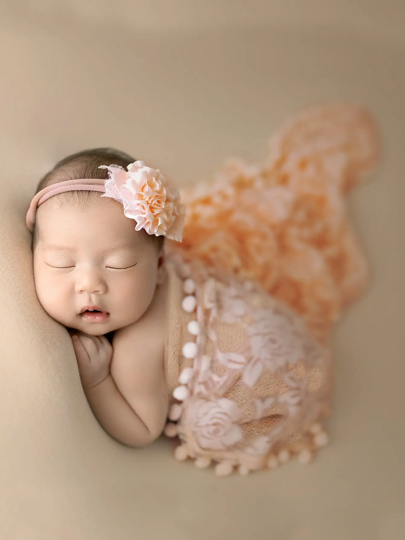 Ylsteed Newborn Photography Wrap Pink Beige Ball Fringe Lace Photo Shooting Swaddle Baby Photo Props