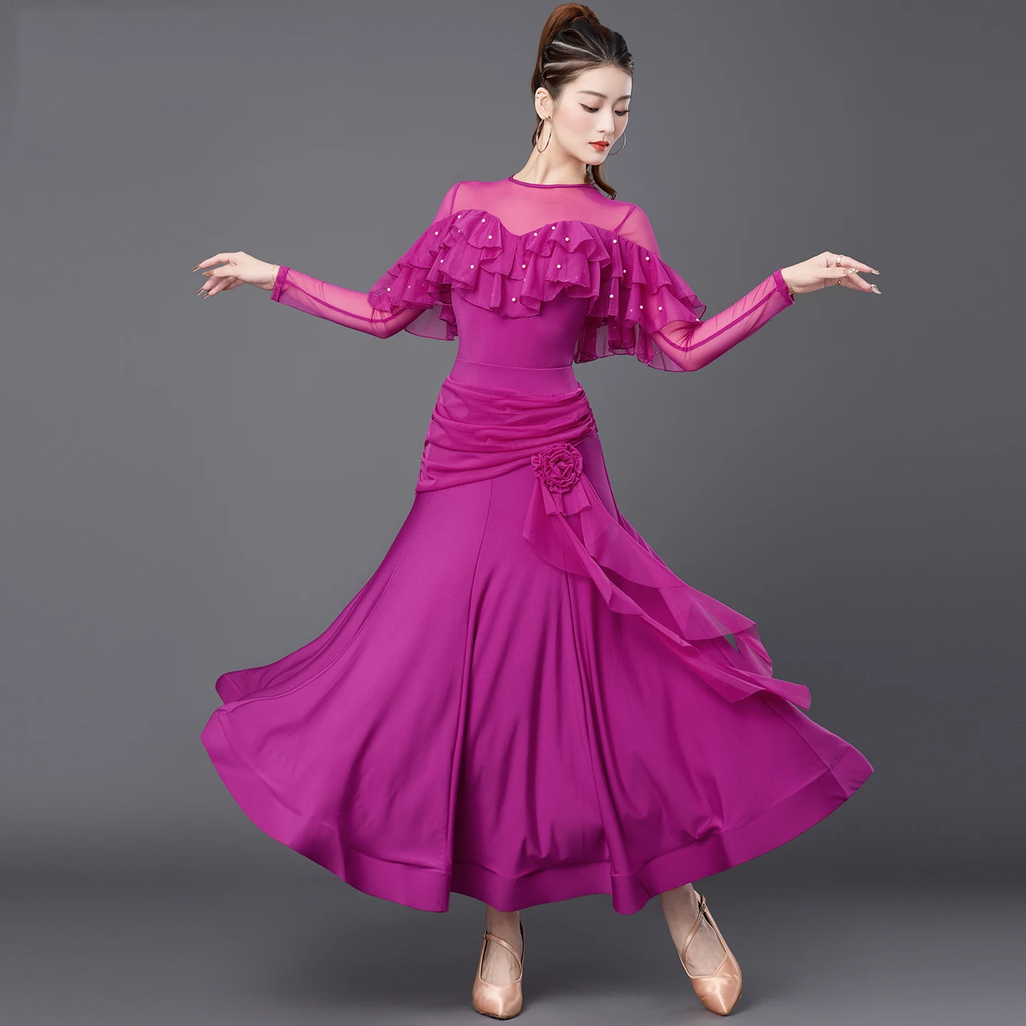 2025 Concorso di danza da sala Abbigliamento per le donne Maniche lunghe Grande Swing Skrits Vestito Valzer Danza moderna Performance Wear XH3808