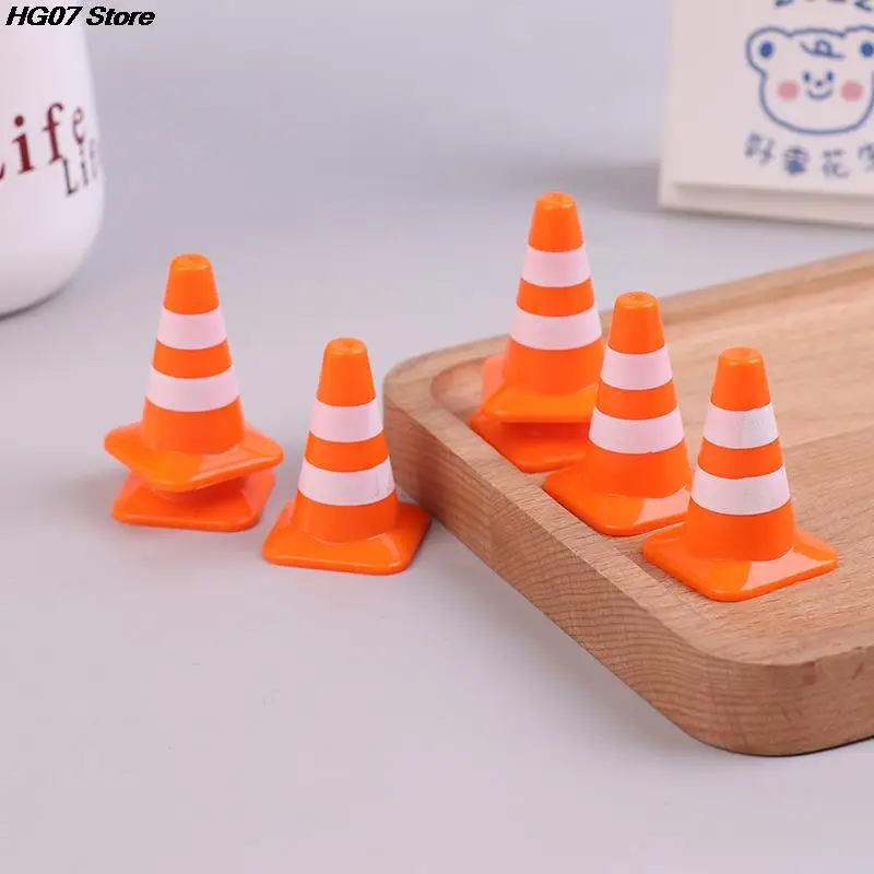 New 7/10Pcs Mini Plastic Traffic Road Cones Toys Training Roadblock Signs Children Educational Toy DIY Doll House Decor