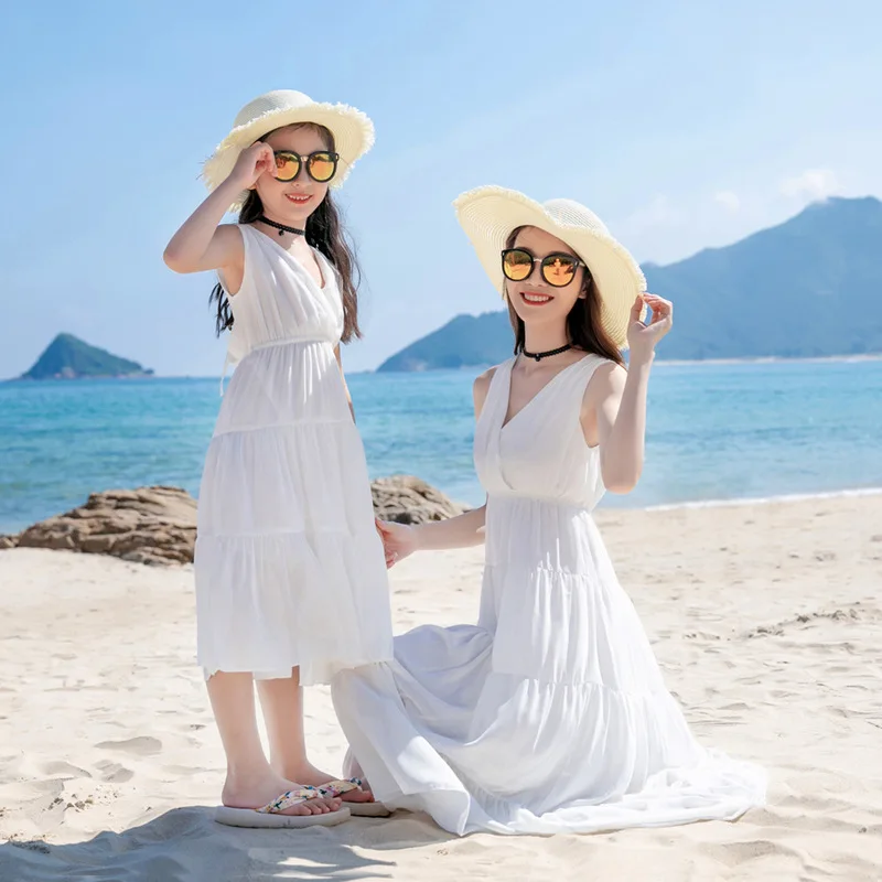 Holiday Look Family Matching Clothing Beach Daughter and Mom White Dresses Son and Dad T Shirts Shorts Two Piece Outfits Sets