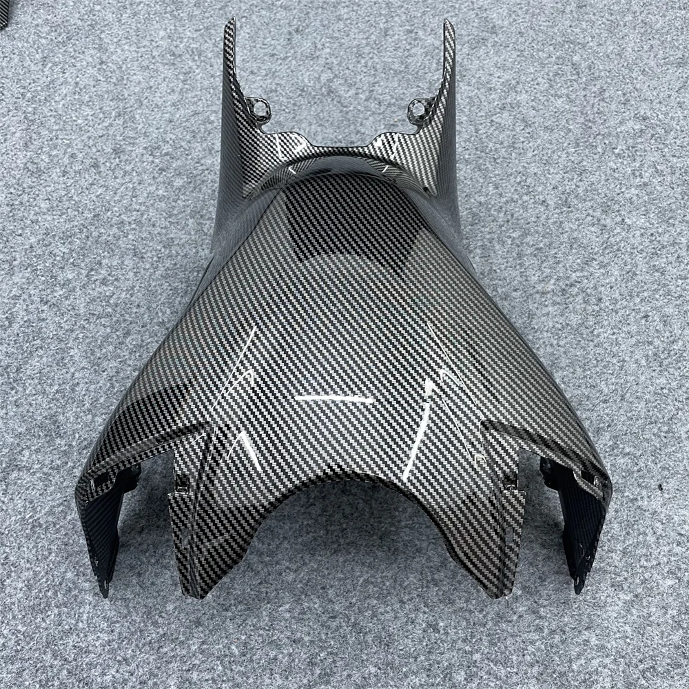 The ABS motorcycle fairing is suitable for the main body of the CBR1000RR fuel tank with carbon fiber paint in 2017-2019 17-19