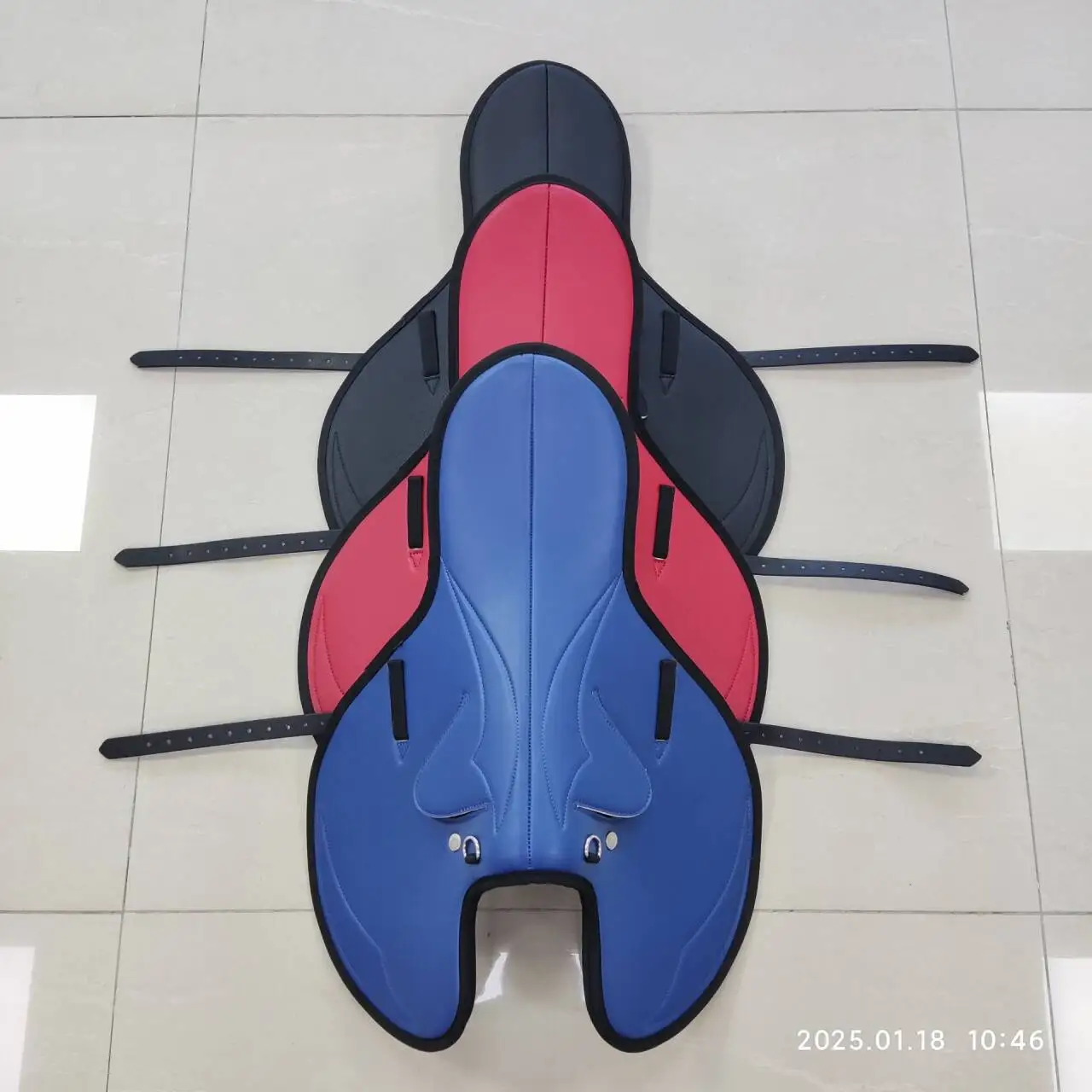 Set sadel balap kuda ringan keluaran baru Set paku sadel peralatan berkuda