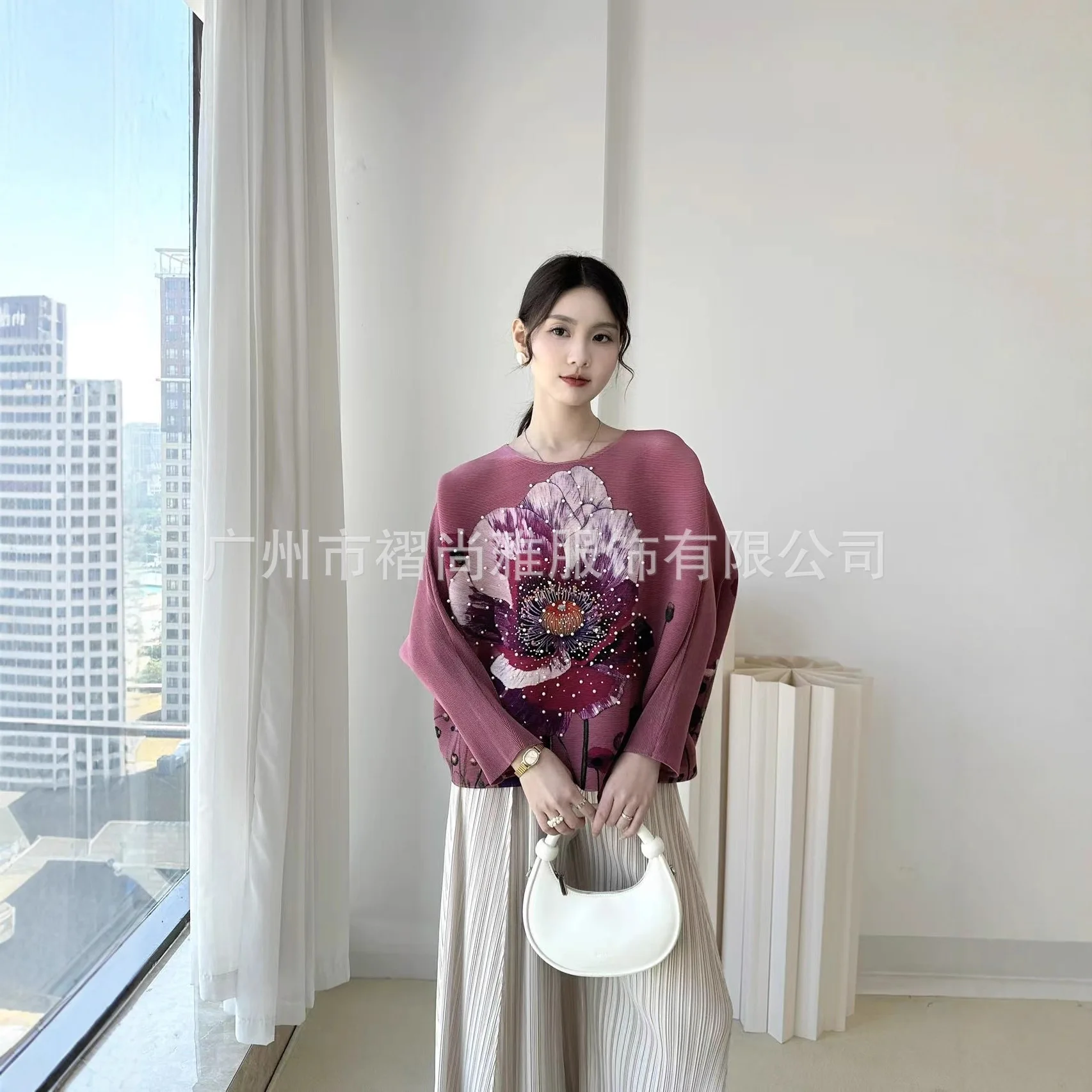 Miyake Pieghettato 2025 Autunno e Inverno Nuova Stampa Girocollo Allentato Cento Top Con Perline Pieghettato Sottile T-shirt a maniche lunghe Pieghe