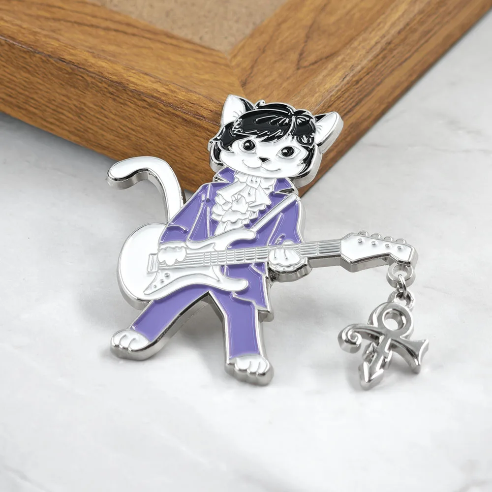 Prince Purple Rain Brosche Niedliche Katze, die Gitarre spielt Metall-Abzeichen Rockband-Liebessymbol Hängende Emaille-Pin Musik-Fan-Schmuckgeschenk – Detail 10