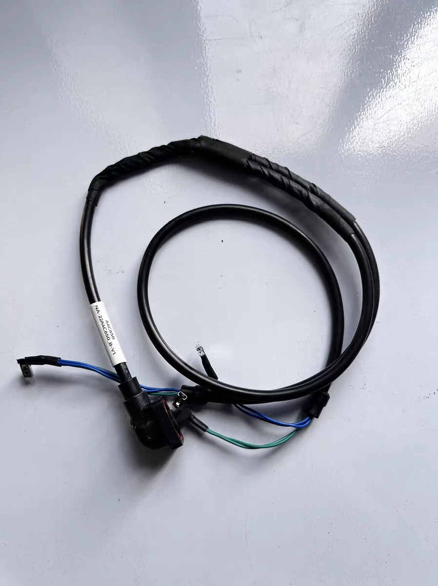 

Специальные аксессуары для кабеля связи аккумулятора XAG p150