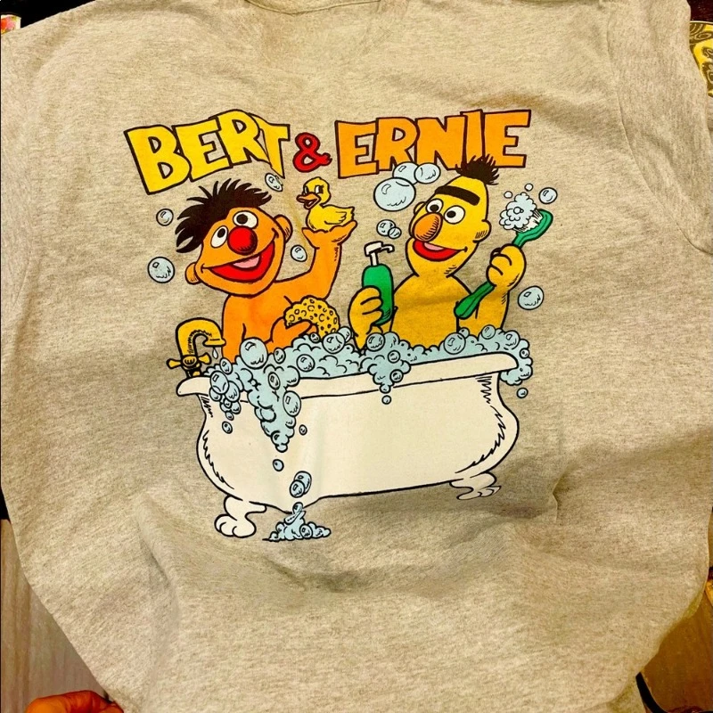 

VINTAGE Y2K SESAME STREET - BERT & ERNIE IN BATH TUB T-SHIRT 2026 Summer New Women's Vintage