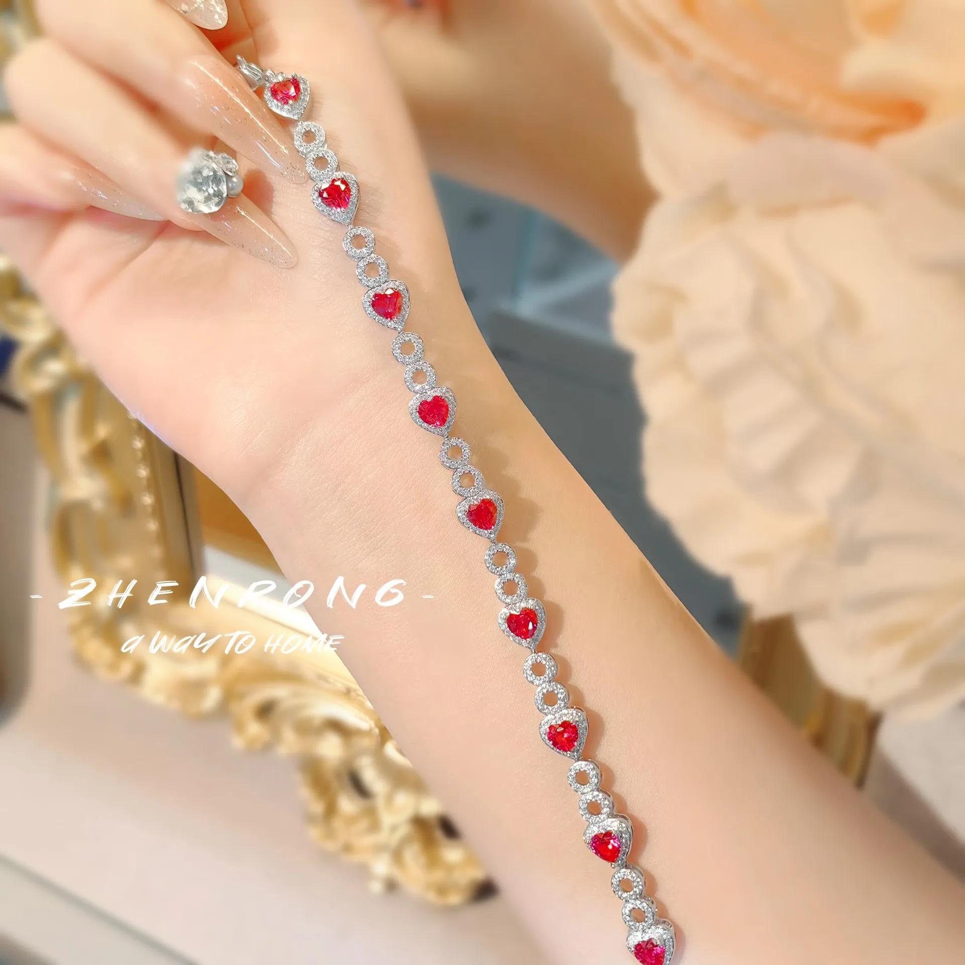 

Fashion Luxury Bracelets For Women Silver Color Red Heart Cubic Zirconia Charm Bracelet Fine Jewelry Bridal Wedding Accessories