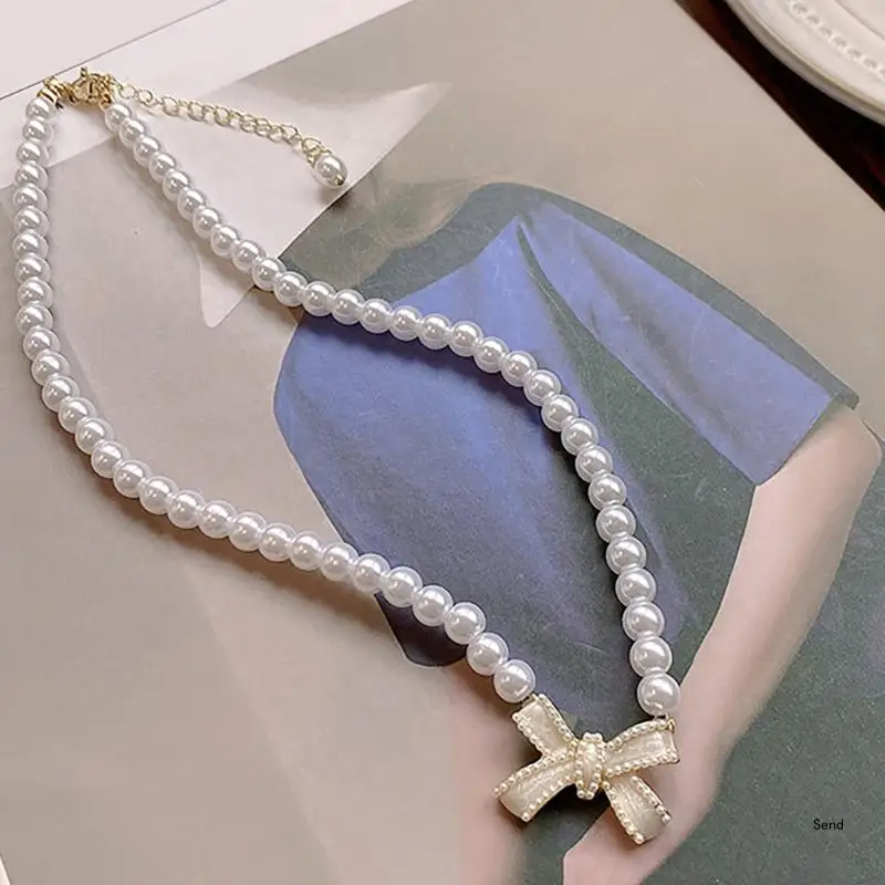 Imitation Pearls Necklace Charm Necklace Neck Accessories Beaded Necklace Suitable for Fashion Accessory Enthusiasts