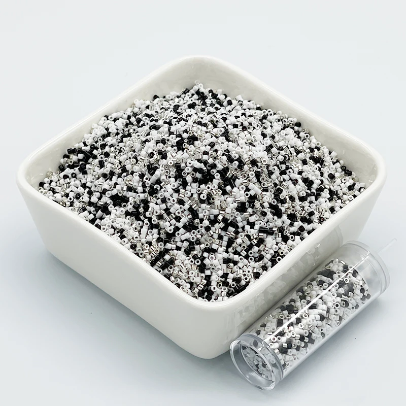 2000 Stück 1,3 x 1,6 mm generische metallische Glasperlen 11/0 japanische Uniform lose Spacer Rocailles für Schmuckherstellung DIY Nähen