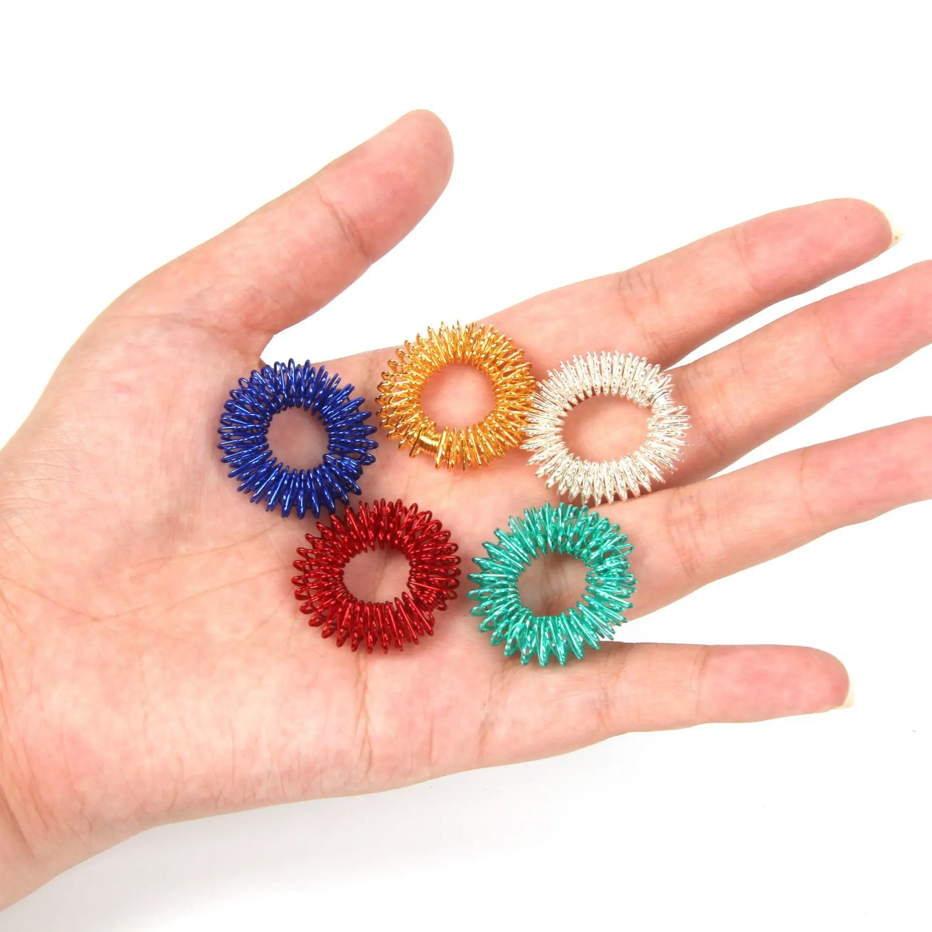 Spiky Sensorial Ansiedade Anéis para Massagem de Dedos, Mão Acupressure Massager, Fidget Toy, Stress Relief Circulation, 5pcs por pacote