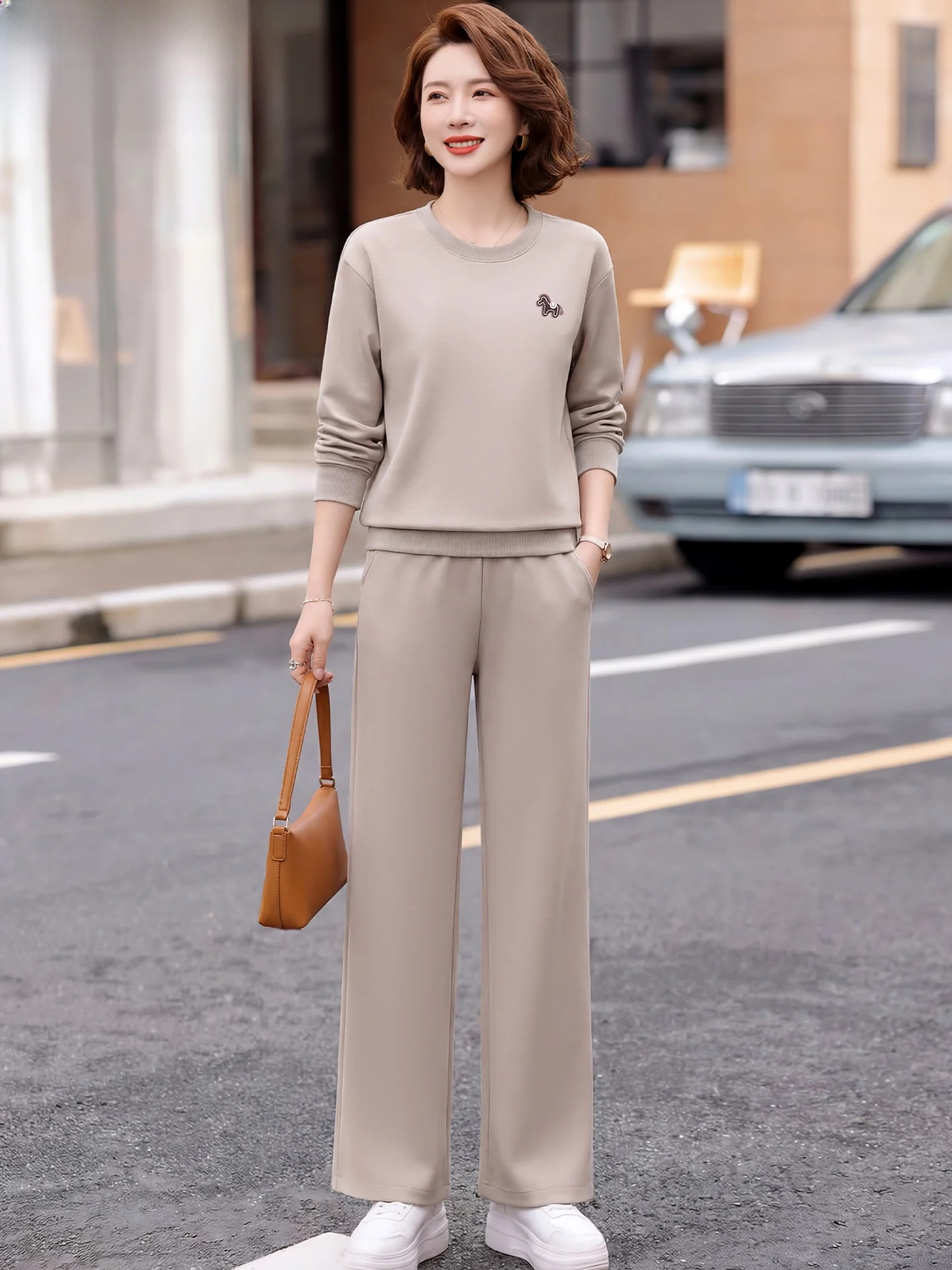 

Новый модный спортивный костюм Sli Mom 2026 года: повседневный комплект с худи больших размеров для женщин среднего и старшего возраста