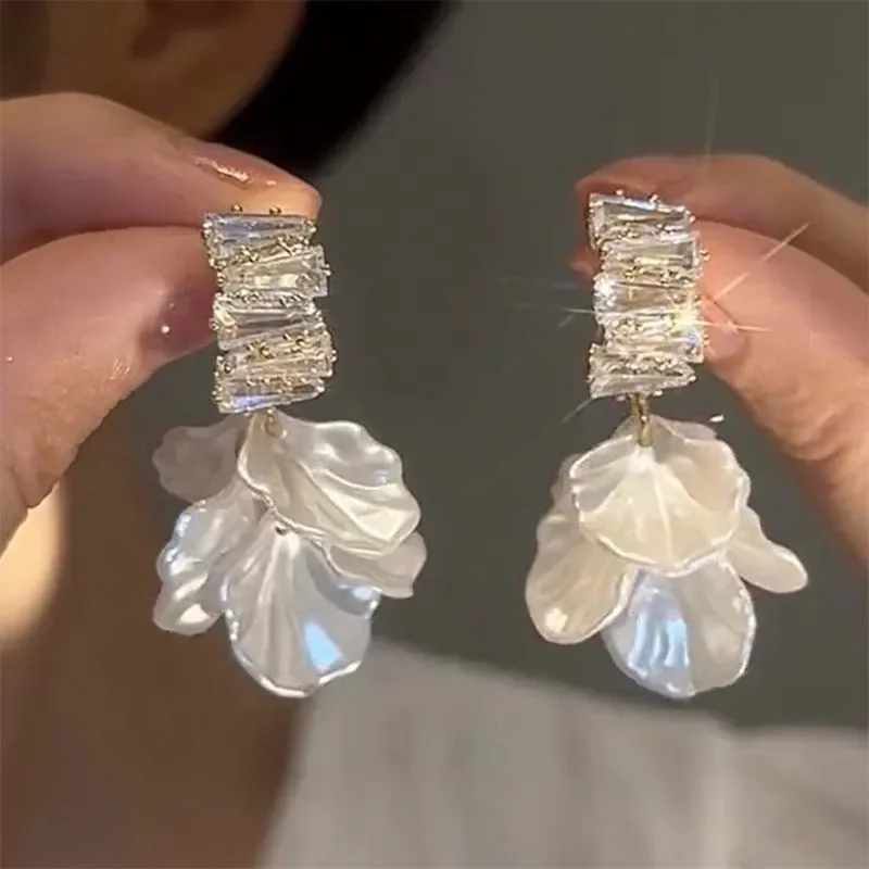 Korean Серьги Earrings Exquisite Dangle Earrings White Crystal Zirconia Flower Bridal Earring Party Jewelry for Women Aretes